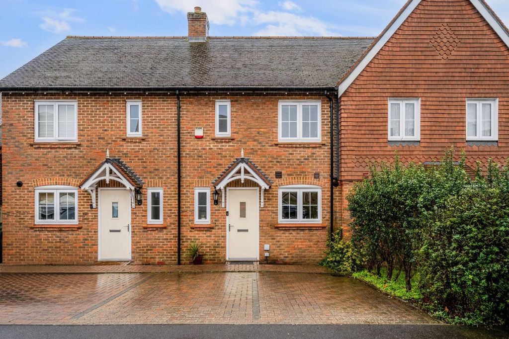 Property photo 1 of 14 Hayton Crescent