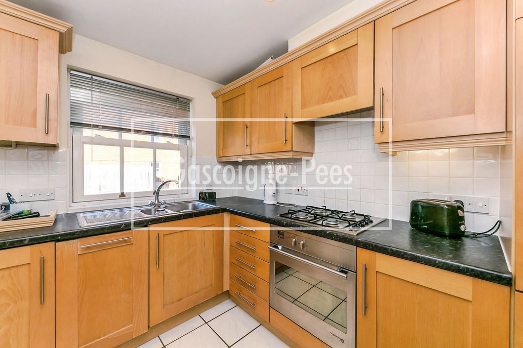 Property photo 3 of 7