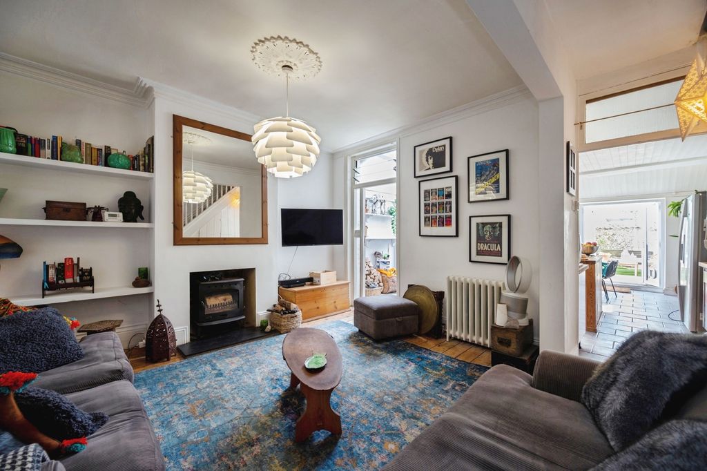 Property photo 2 of 16 Pbox-Img.Jpg