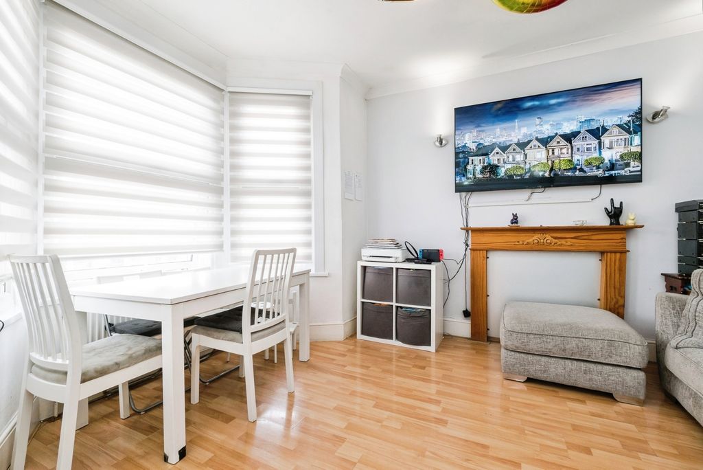 Property photo 3 of 18 Photo