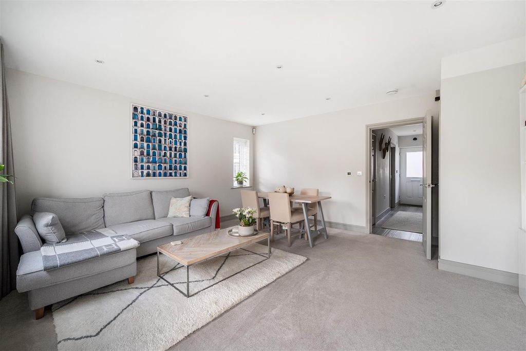 Property photo 3 of 17 1398120-13-6964c1Cb9Bea0.Jpg