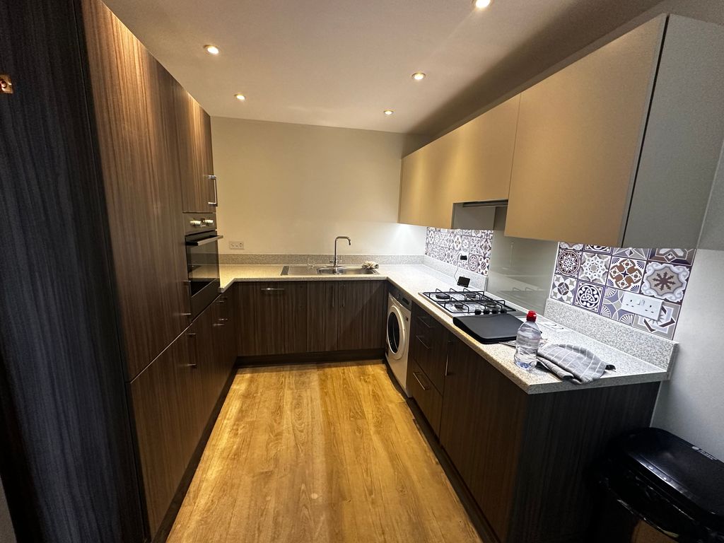 Property photo 2 of 10 Kitchen