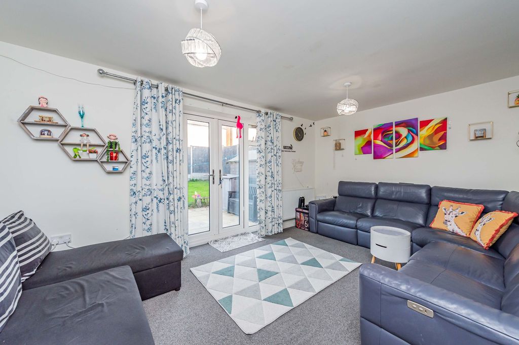 Property photo 2 of 24