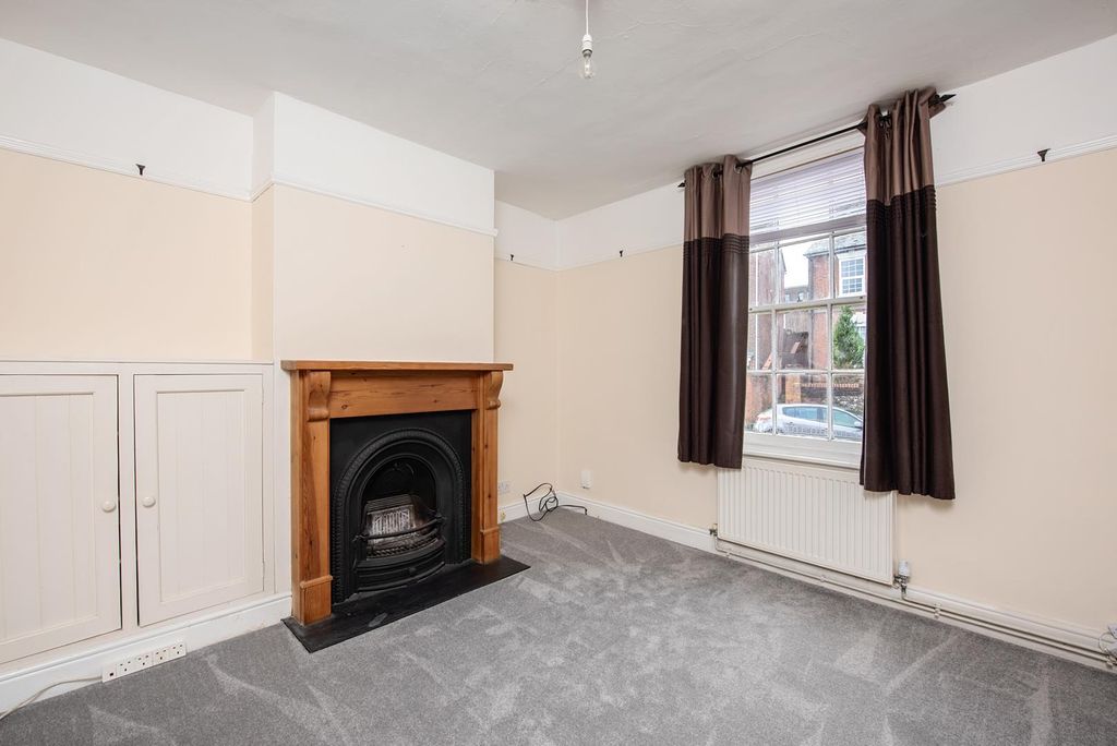 Property photo 2 of 10 Living Room