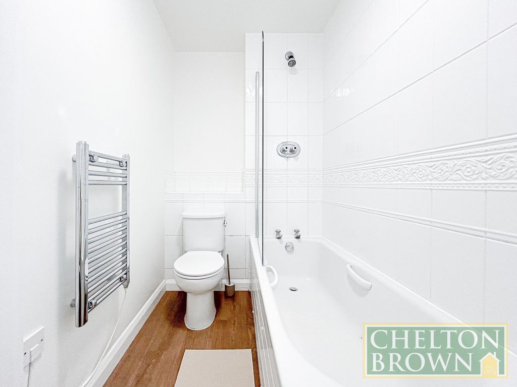 Property photo 3 of 23 Bathroom