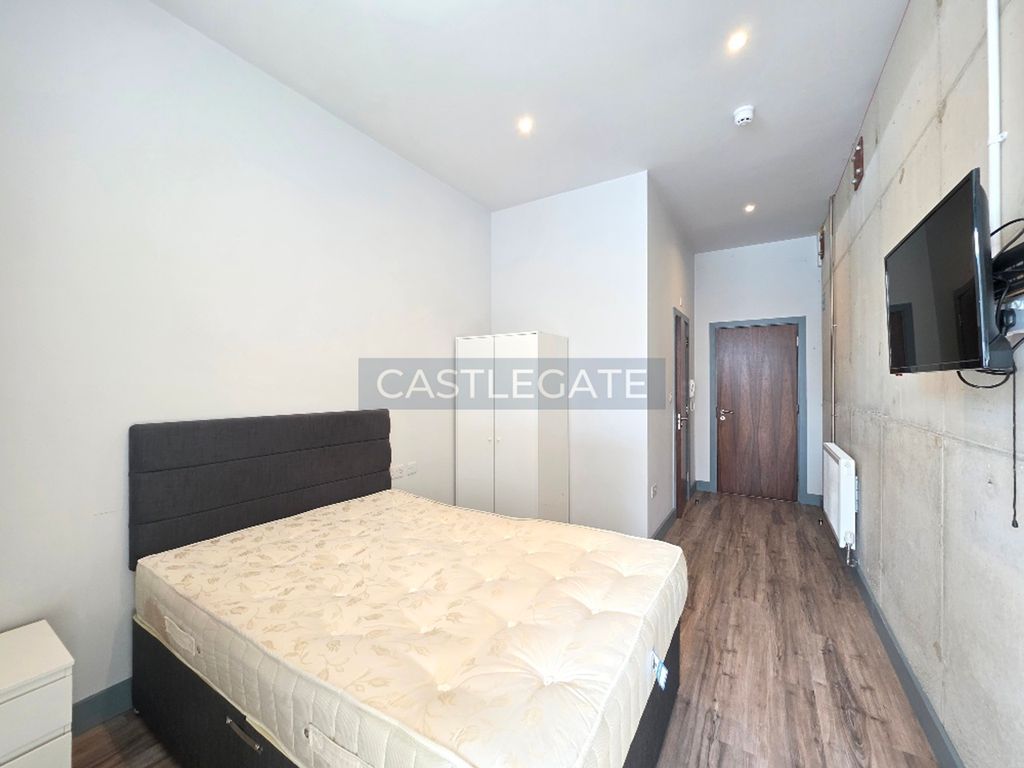 Property photo 1 of 10 Room 28, Renaissance Works, 105 New Street, Huddersfield, HD1 2As (5)