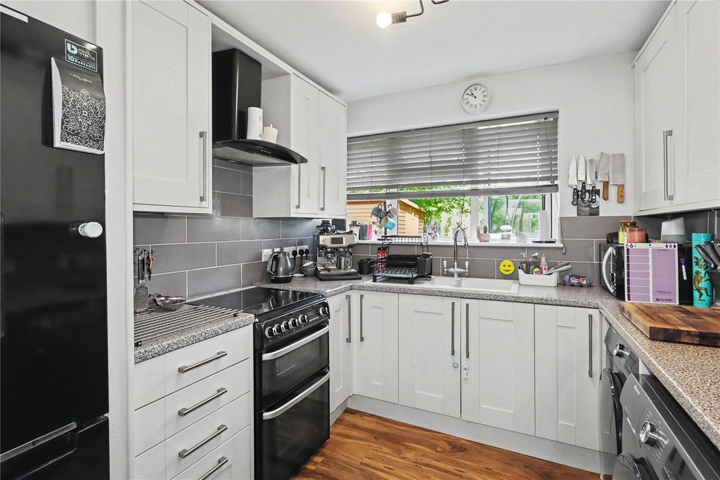 Property photo 3 of 15 Picture No. 11