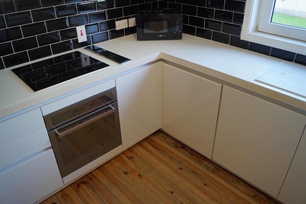 Property photo 3 of 7 Kitchen