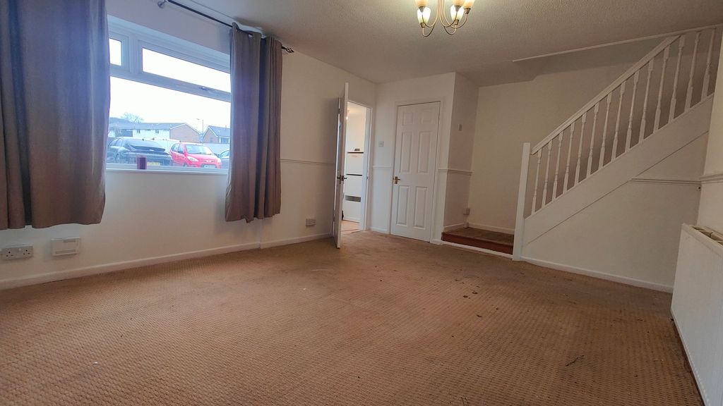 Property photo 3 of 18 South Facing Lounge