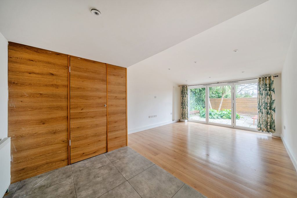 Property photo 2 of 10 1439505-4-69Cced3...