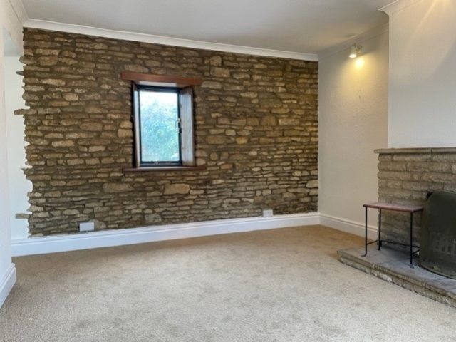 Property photo 3 of 10 Lounge 3