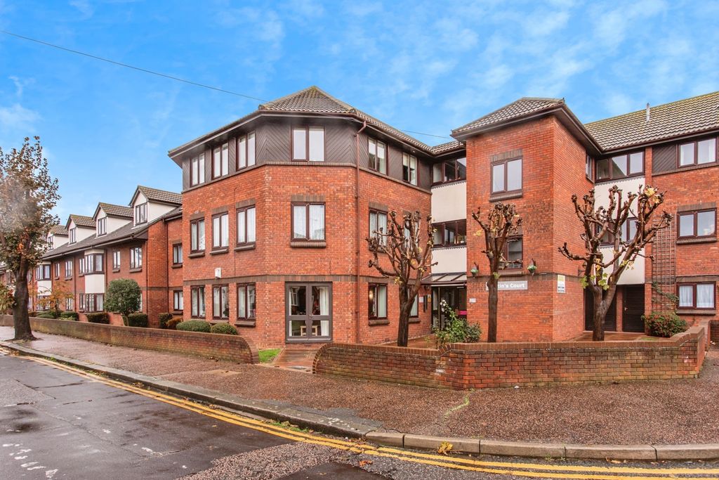 Property photo 1 of 17 Exterior