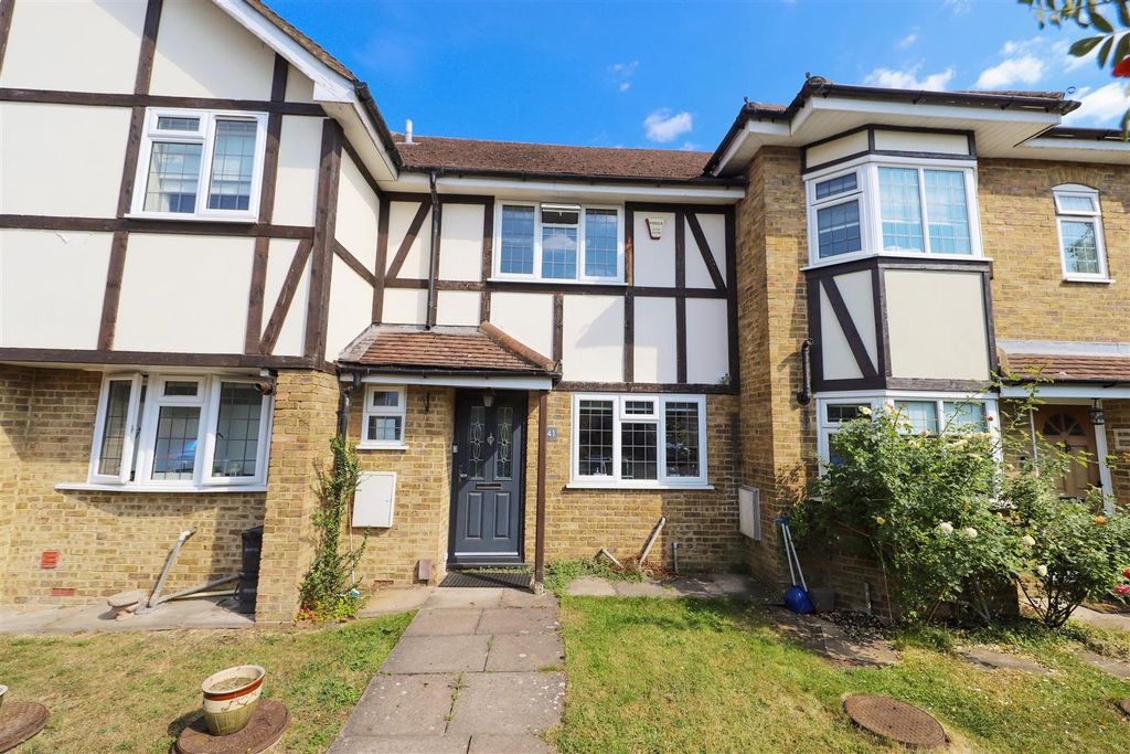 Property photo 1 of 13 Thrush Green