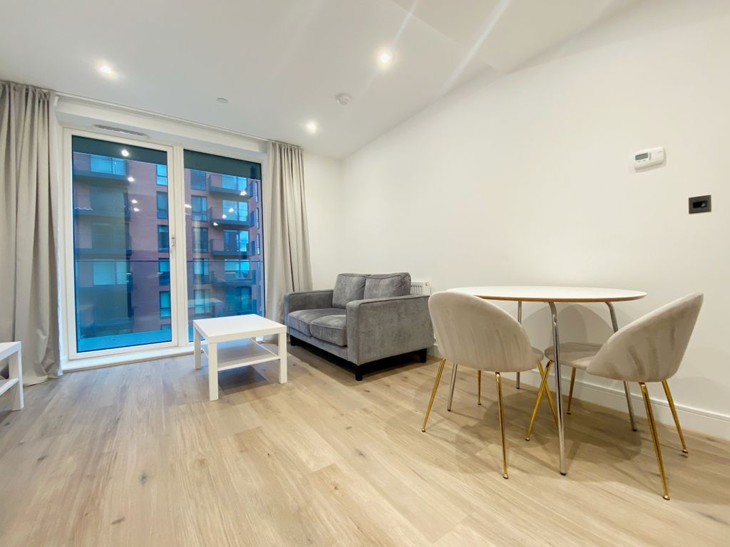 Property photo 2 of 10 Living Room