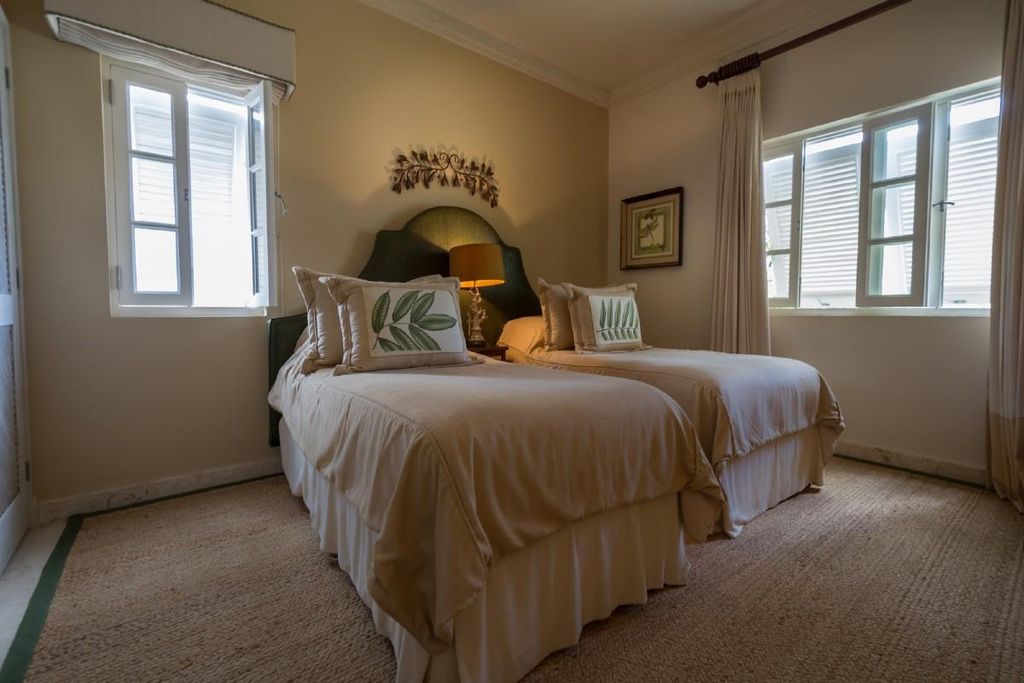 Property photo 3 of 33