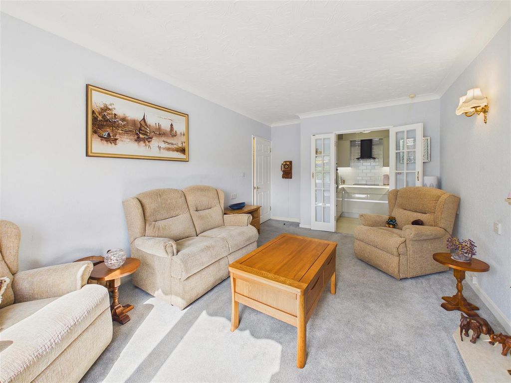 Property photo 3 of 7 Lounge/Diner