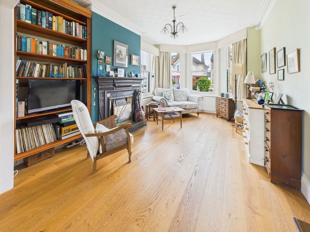 Property photo 2 of 18