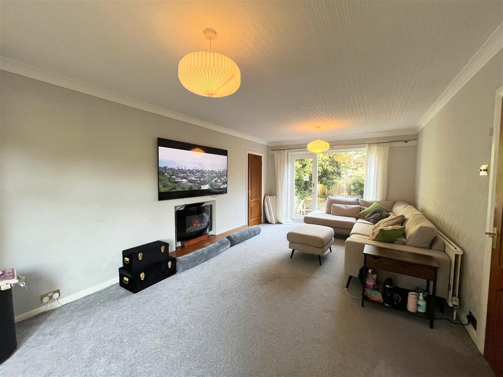 Property photo 2 of 21