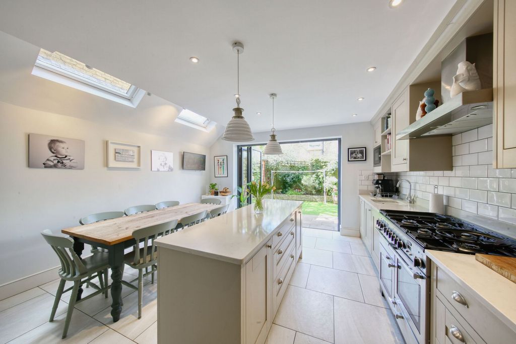 Property photo 3 of 16 Photo 21