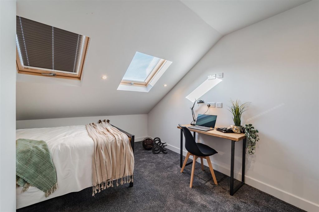 Property photo 2 of 33 004-Dsc04344-Hdr.Jpg