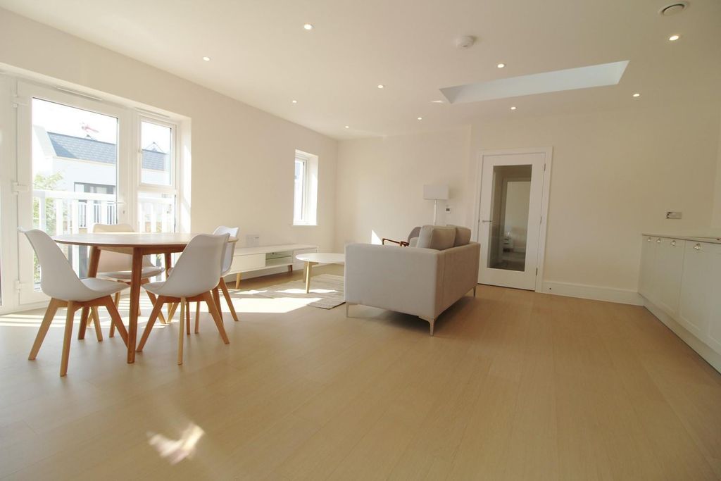 Property photo 2 of 9 Living Area