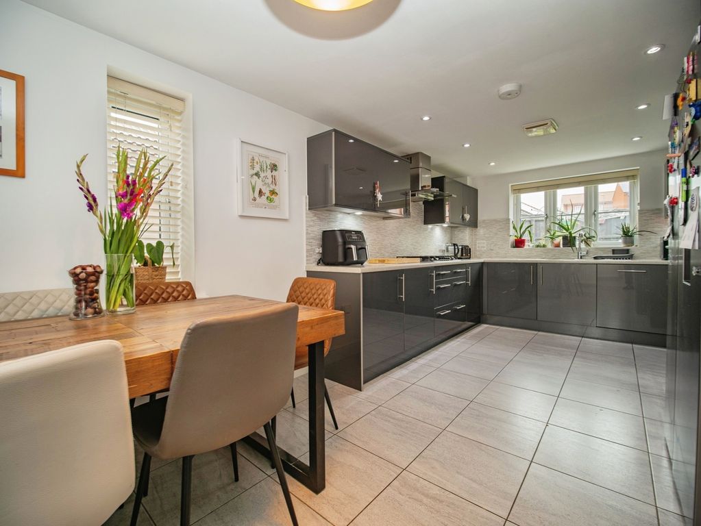 Property photo 3 of 23 Pbox-Img.Jpg
