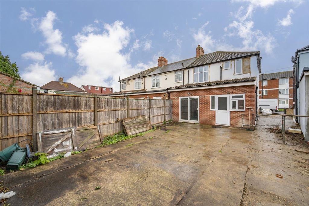 Property photo 2 of 8 Externals7.Jpg