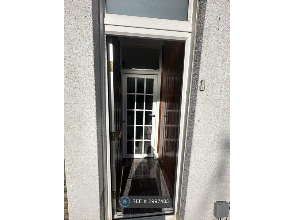 Property photo 3 of 28