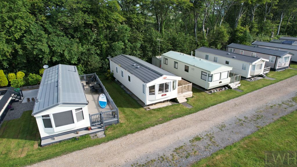 Property photo 2 of 19 Right.Jpg