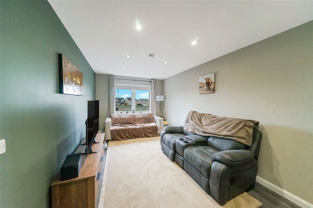 Property photo 2 of 21 Picture No. 09