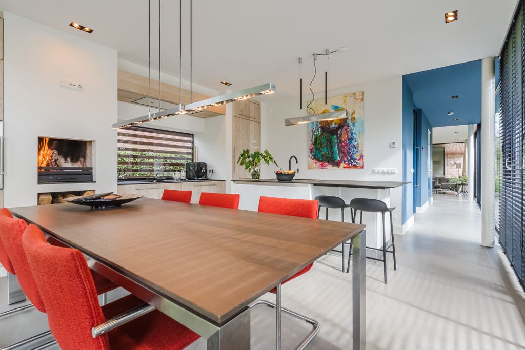 Property photo 2 of 56