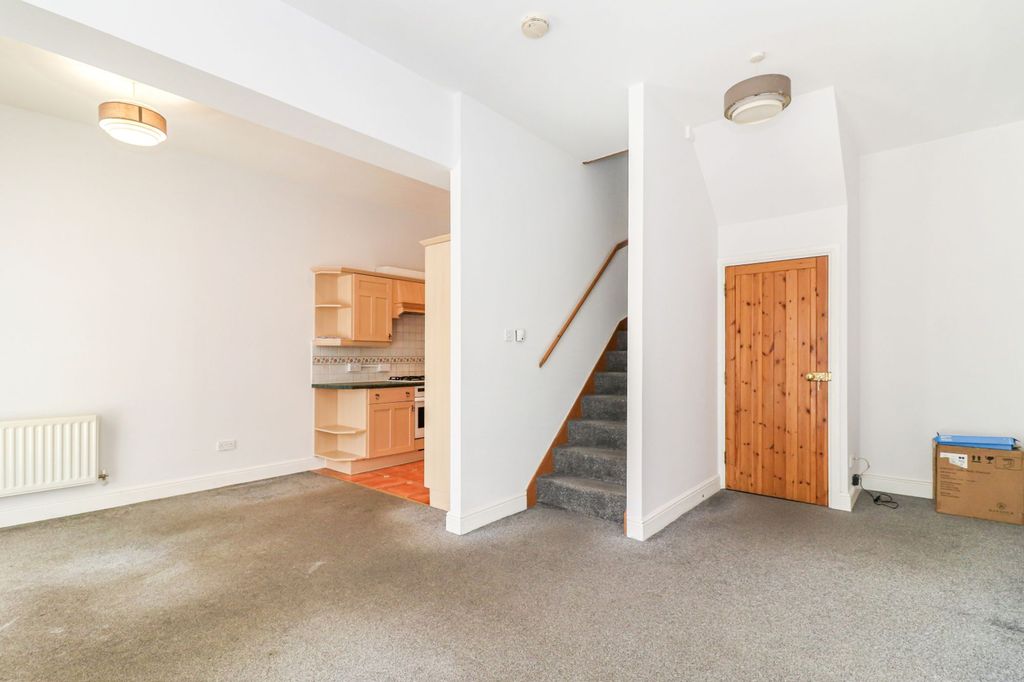 Property photo 3 of 17 Picture No. 10
