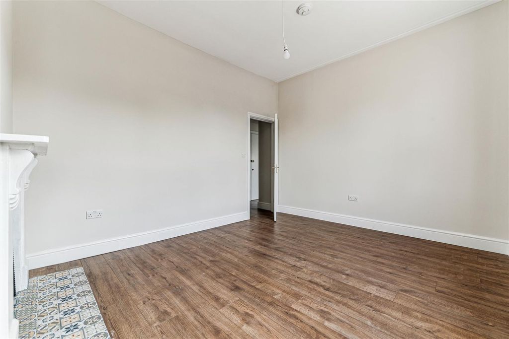 Property photo 2 of 8 14.Jpg