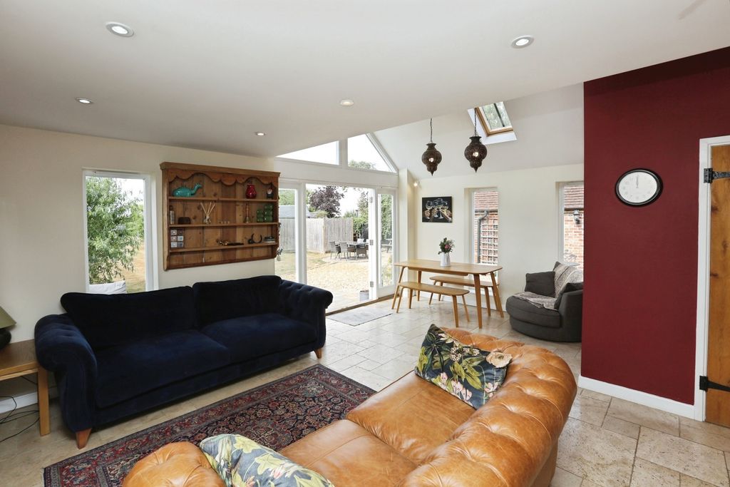 Property photo 3 of 25 Pbox-Img.Jpg