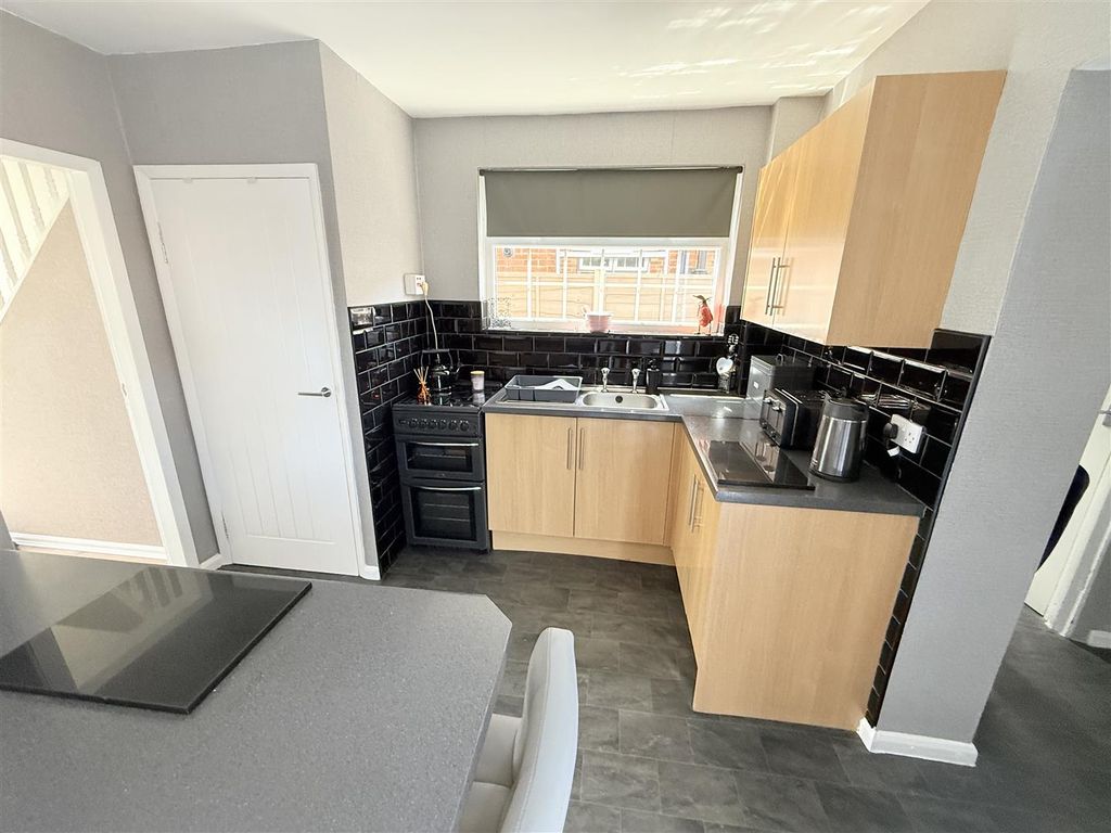 Property photo 3 of 13 Kitchen/Diner