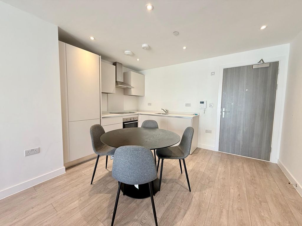 Property photo 2 of 7 Gallery