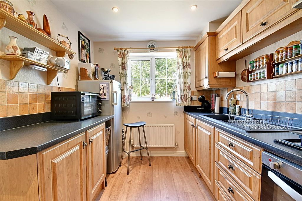 Property photo 3 of 23 Kitchen 1.Jpg