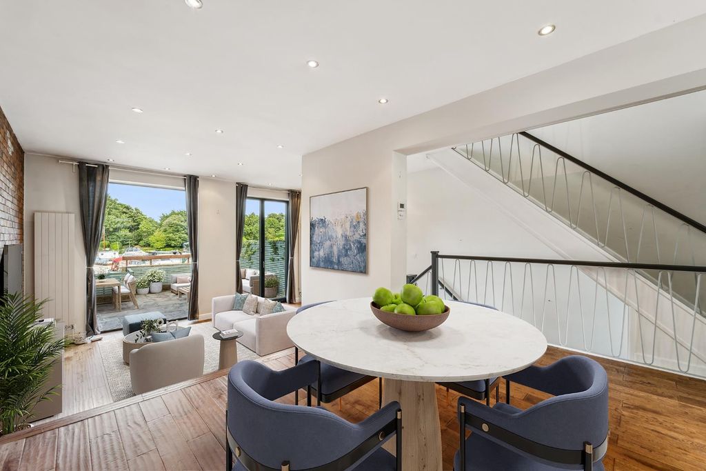 Property photo 1 of 14 Reception Room