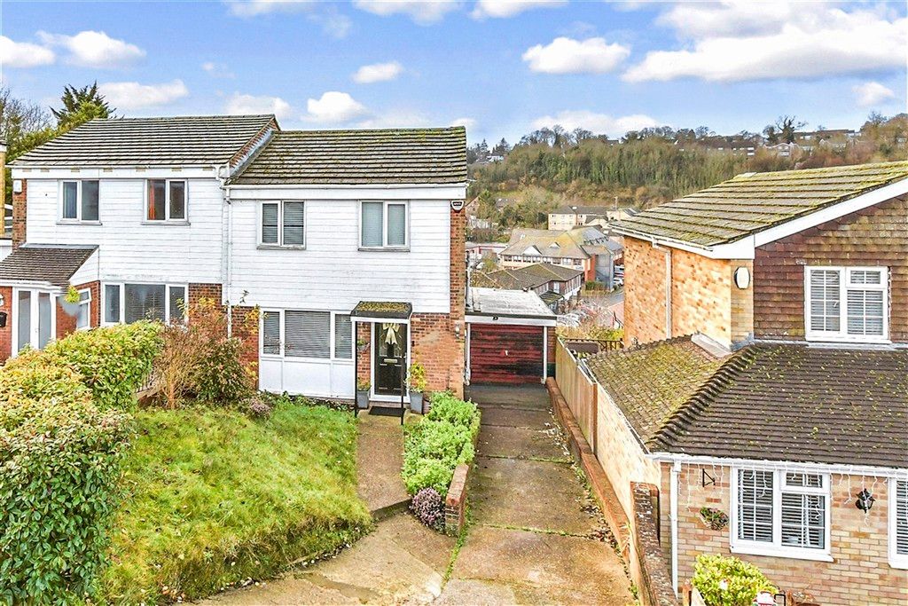 Property photo 2 of 9 External