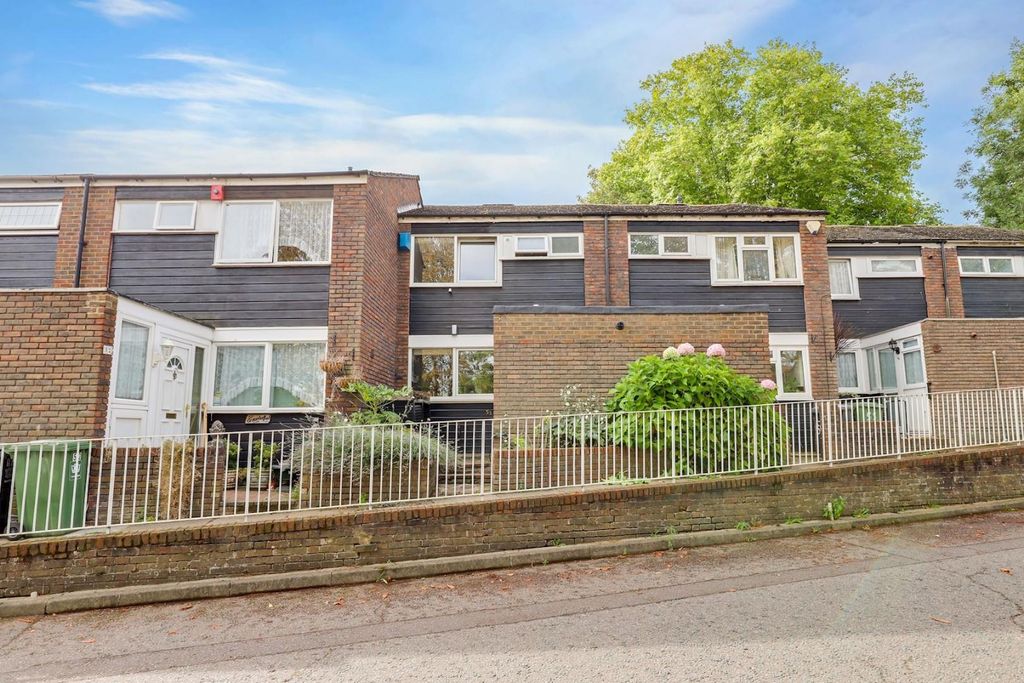 Property photo 2 of 15 01-Fb2Cjhpropworld - 53 Ormanton Road - 2-Medium.J
