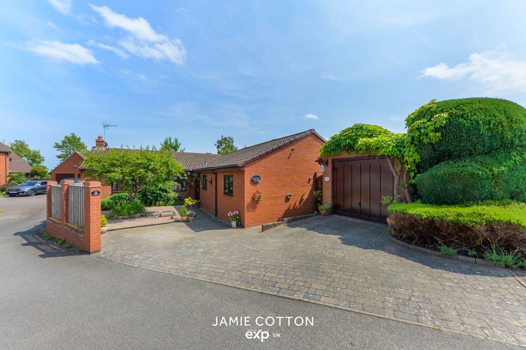 Property photo 1 of 31