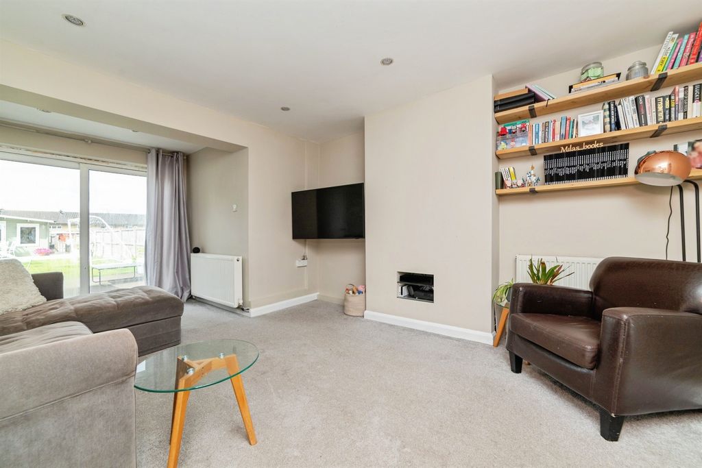 Property photo 2 of 19