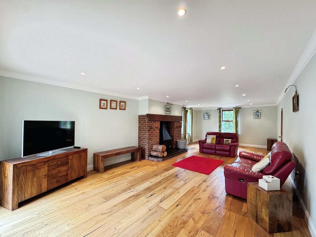 Property photo 3 of 35 Photo 24