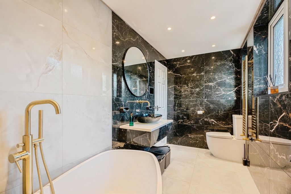 Property photo 3 of 23 Photo