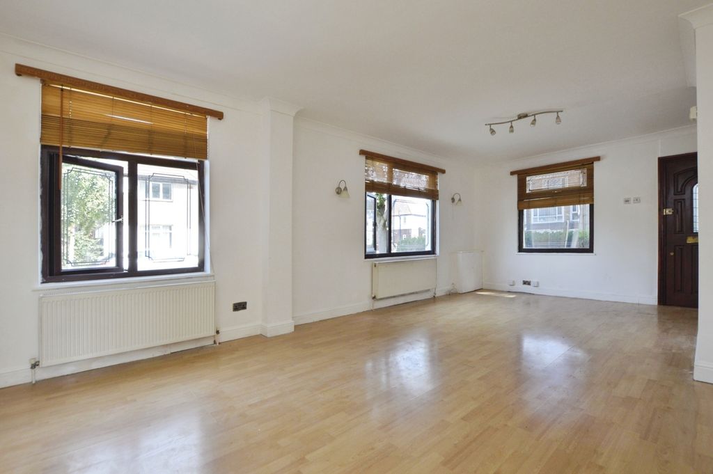 Property photo 3 of 17 Pbox-Img.Jpg