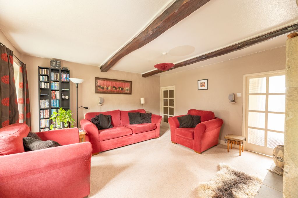 Property photo 2 of 30 Lounge