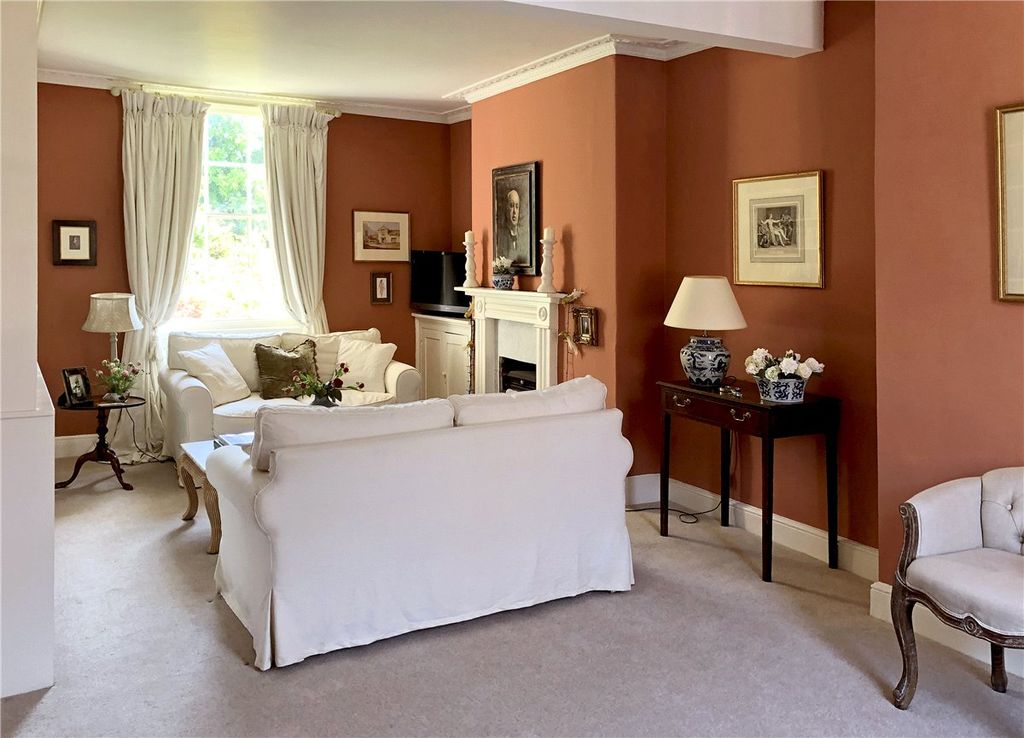 Property photo 3 of 19 Sitting Room
