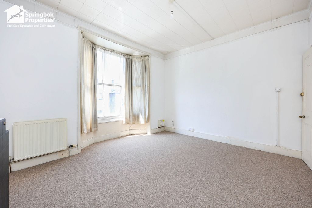 Property photo 3 of 11 Image 5