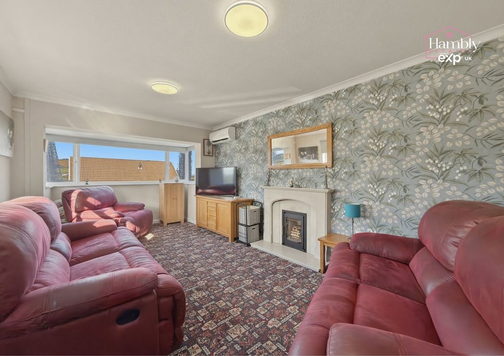 Property photo 3 of 21