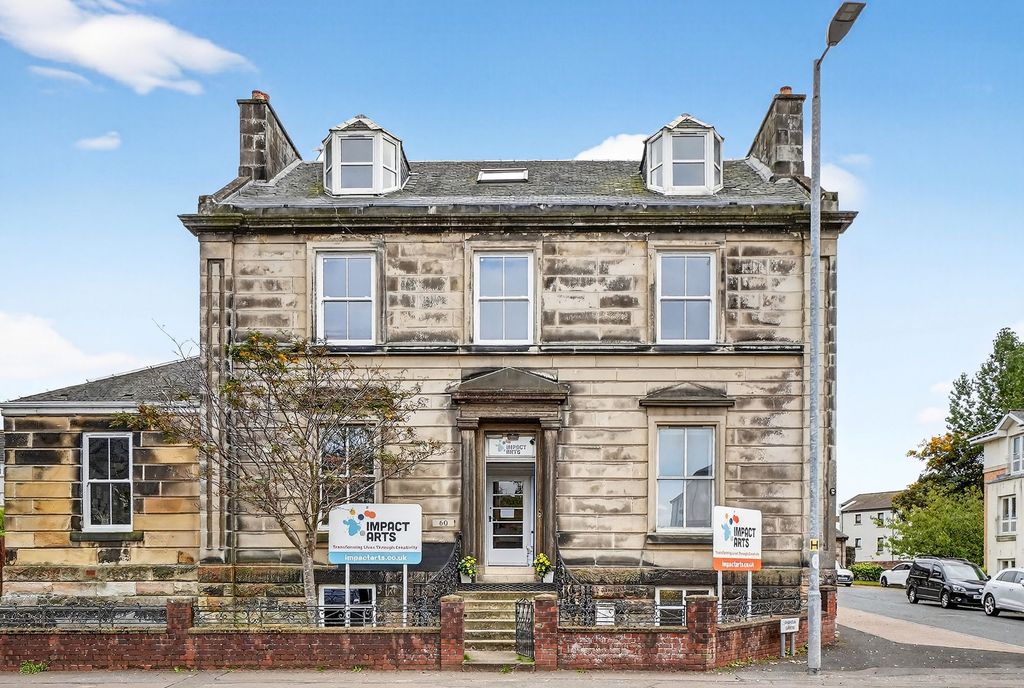 Property photo 1 of 32